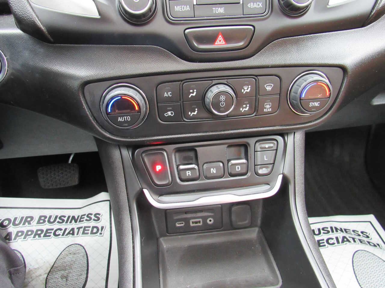 Used 2018 GMC Terrain SLT w/ Preferred Package image 18