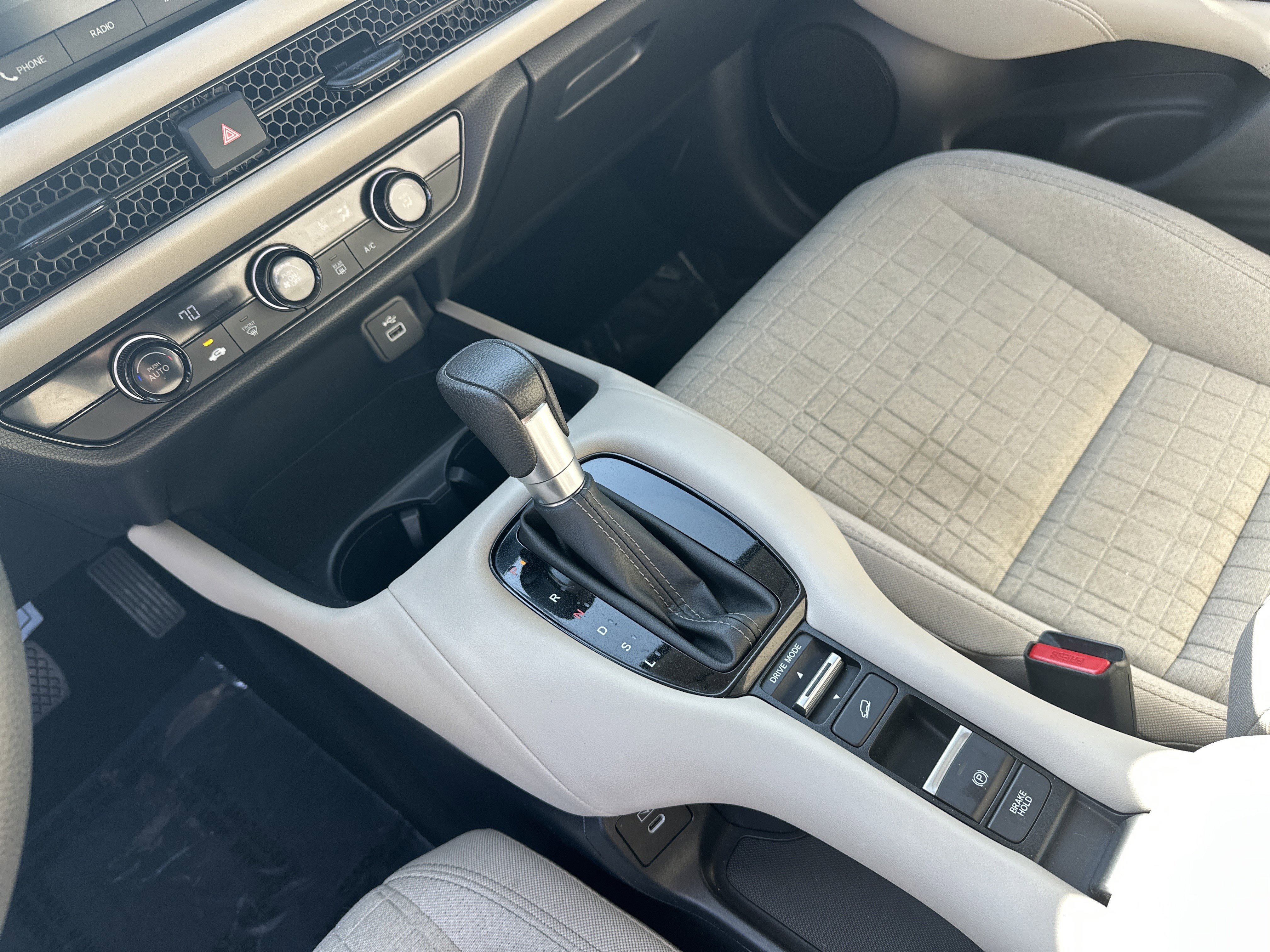 Used 2024 Honda HR-V LX image 26