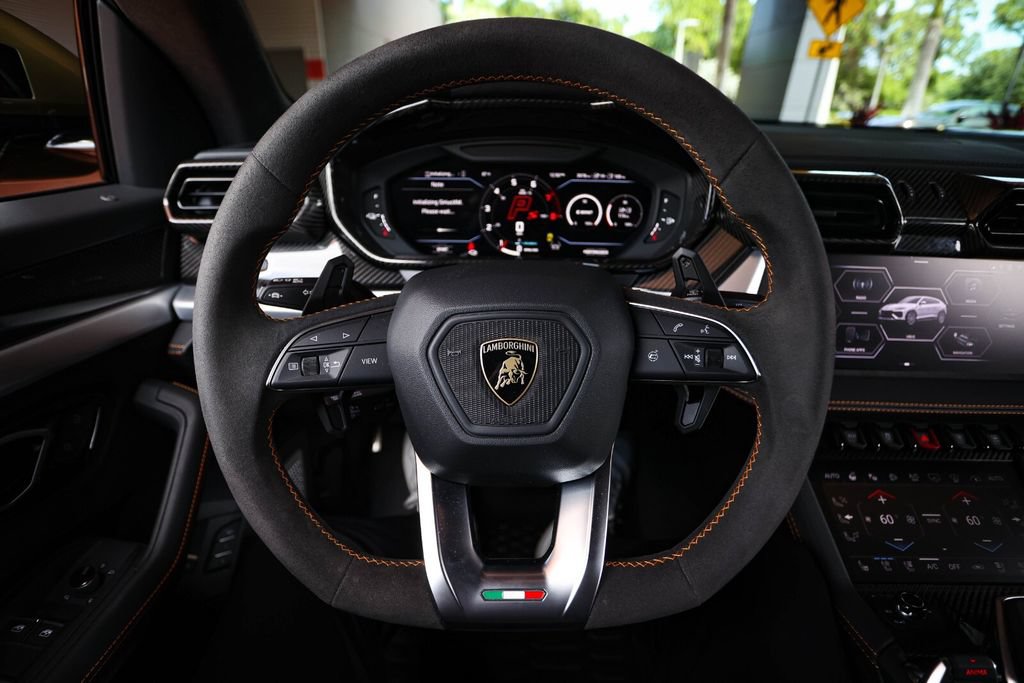 Used 2026 Lamborghini Urus SE AWD/4WD image 31