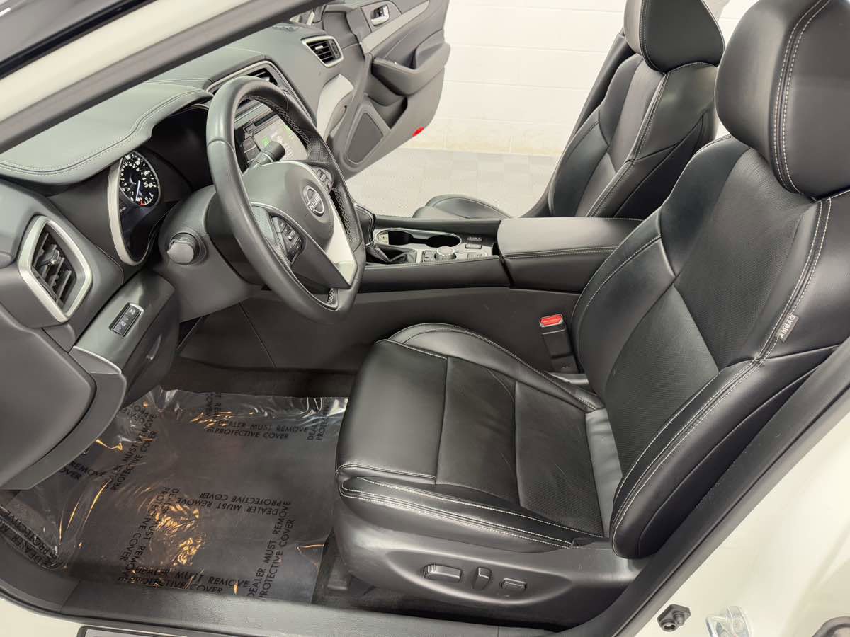 Used 2023 Nissan Maxima SL image 11