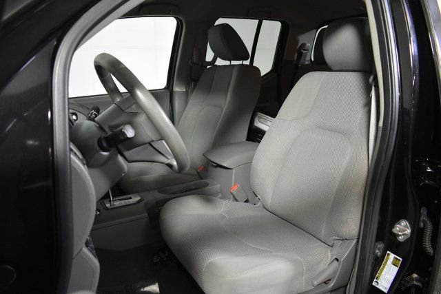 Used 2020 Nissan Frontier SV w/ Midnight Edition Floor Mats image 9
