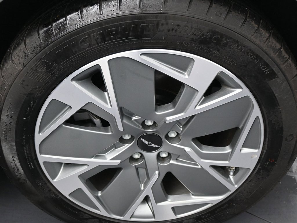 Used 2025 Genesis GV60 RWD image 43