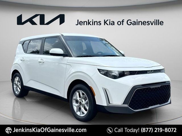 Used 2025 Kia Soul LX w/ LX Technology Package image 1