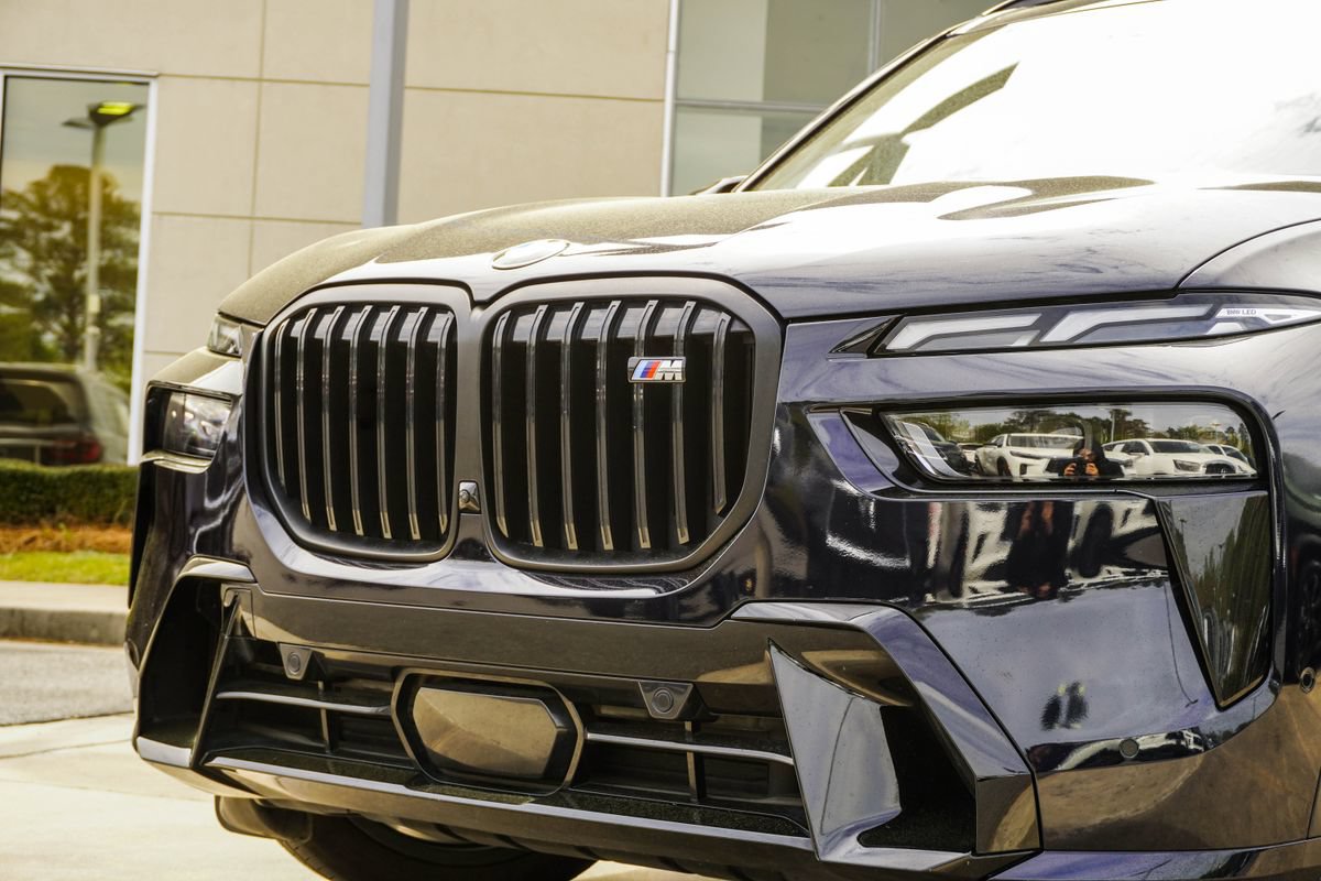 Used 2024 BMW X7 M60i w/ Executive Package AWD/4WD image 2
