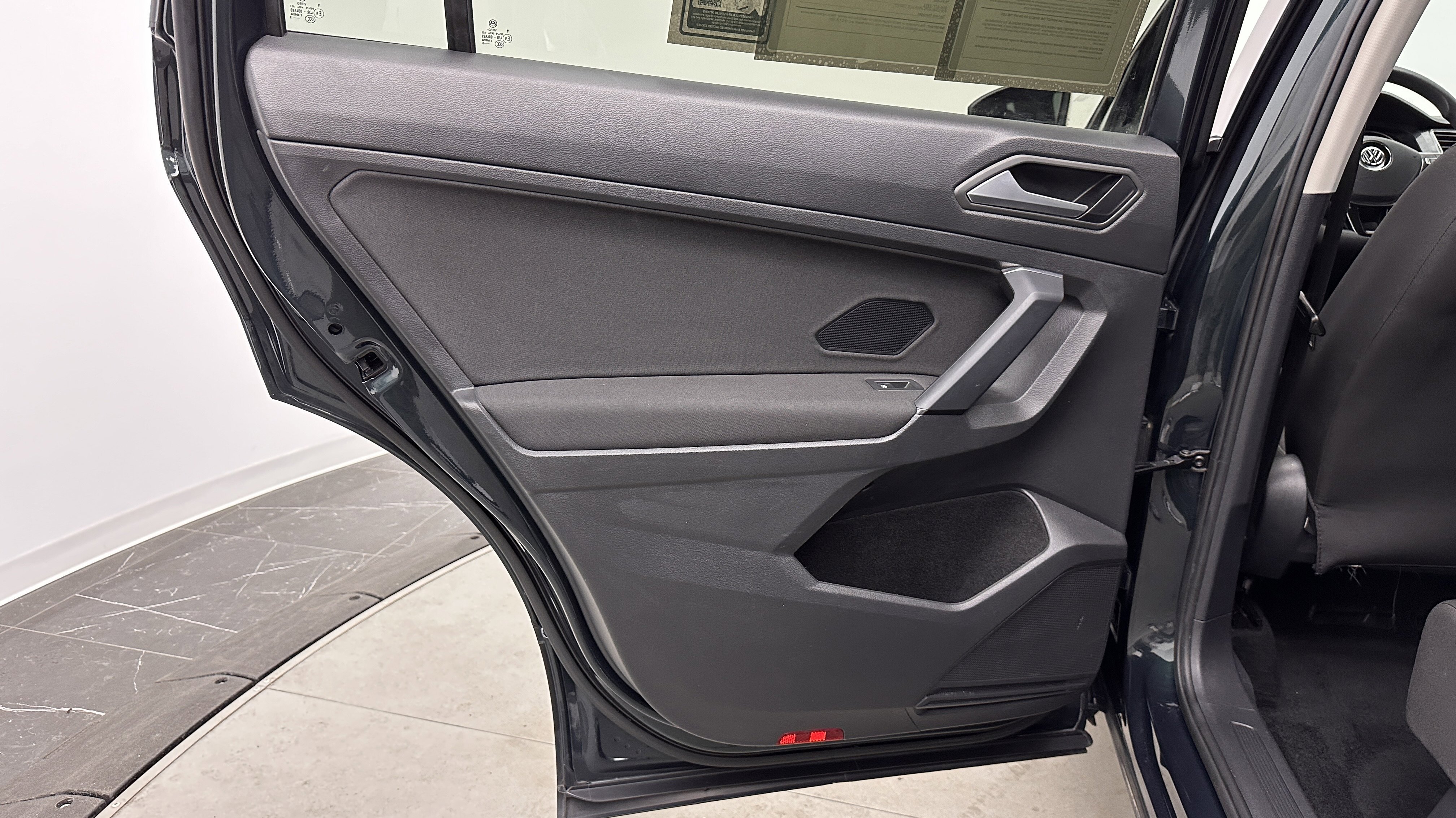 Used 2019 Volkswagen Tiguan S FWD image 21