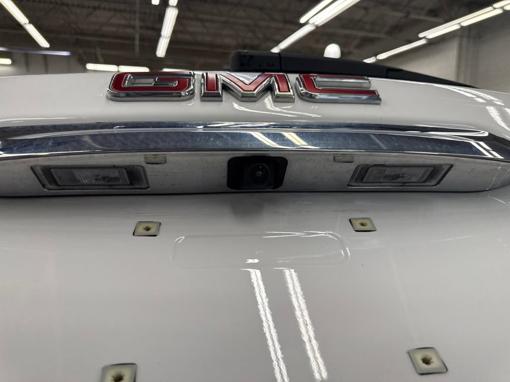 Used 2023 GMC Terrain SLE w/ Driver Convenience Package AWD/4WD image 16