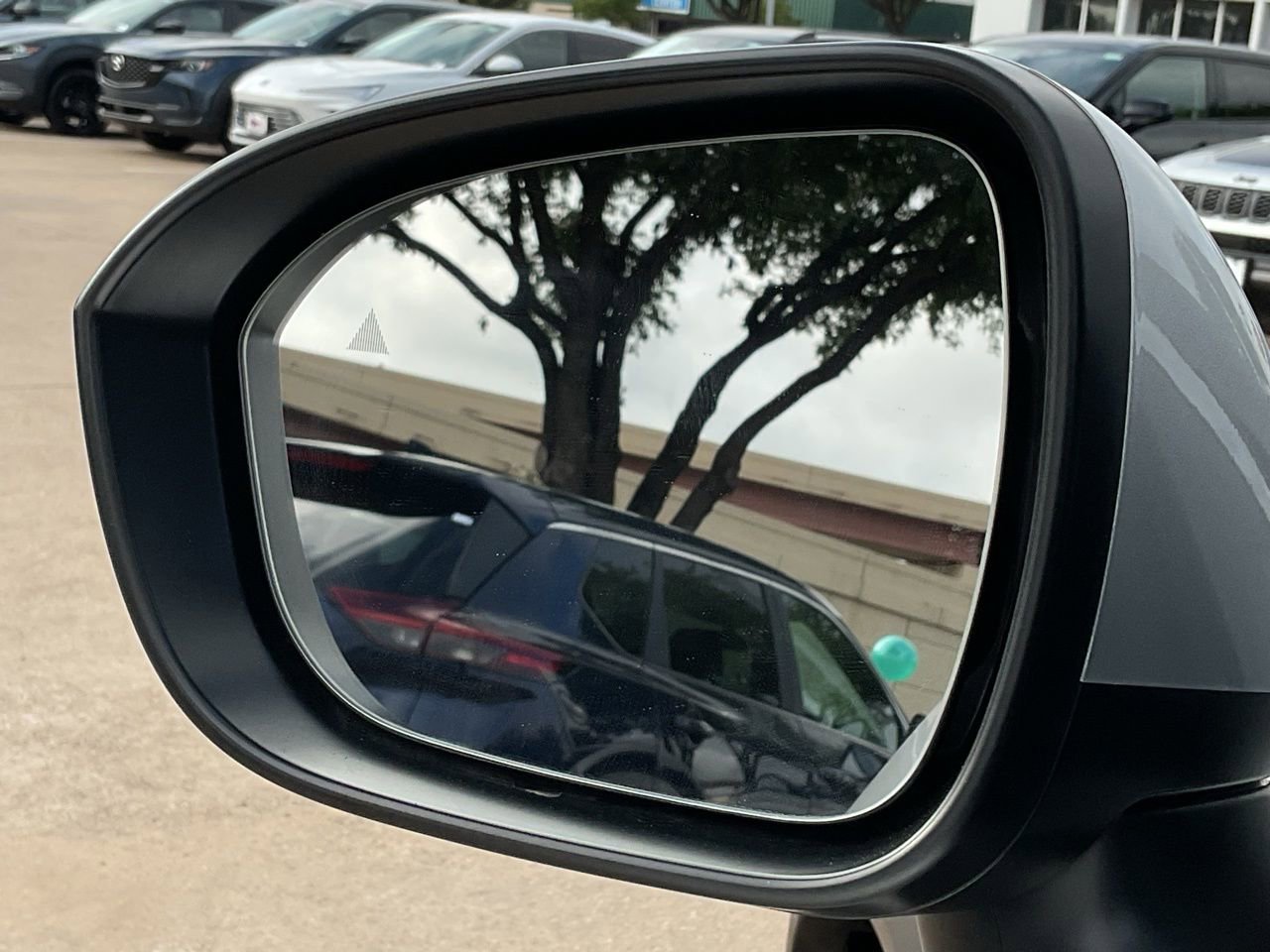 Used 2025 Nissan Rogue SV image 11