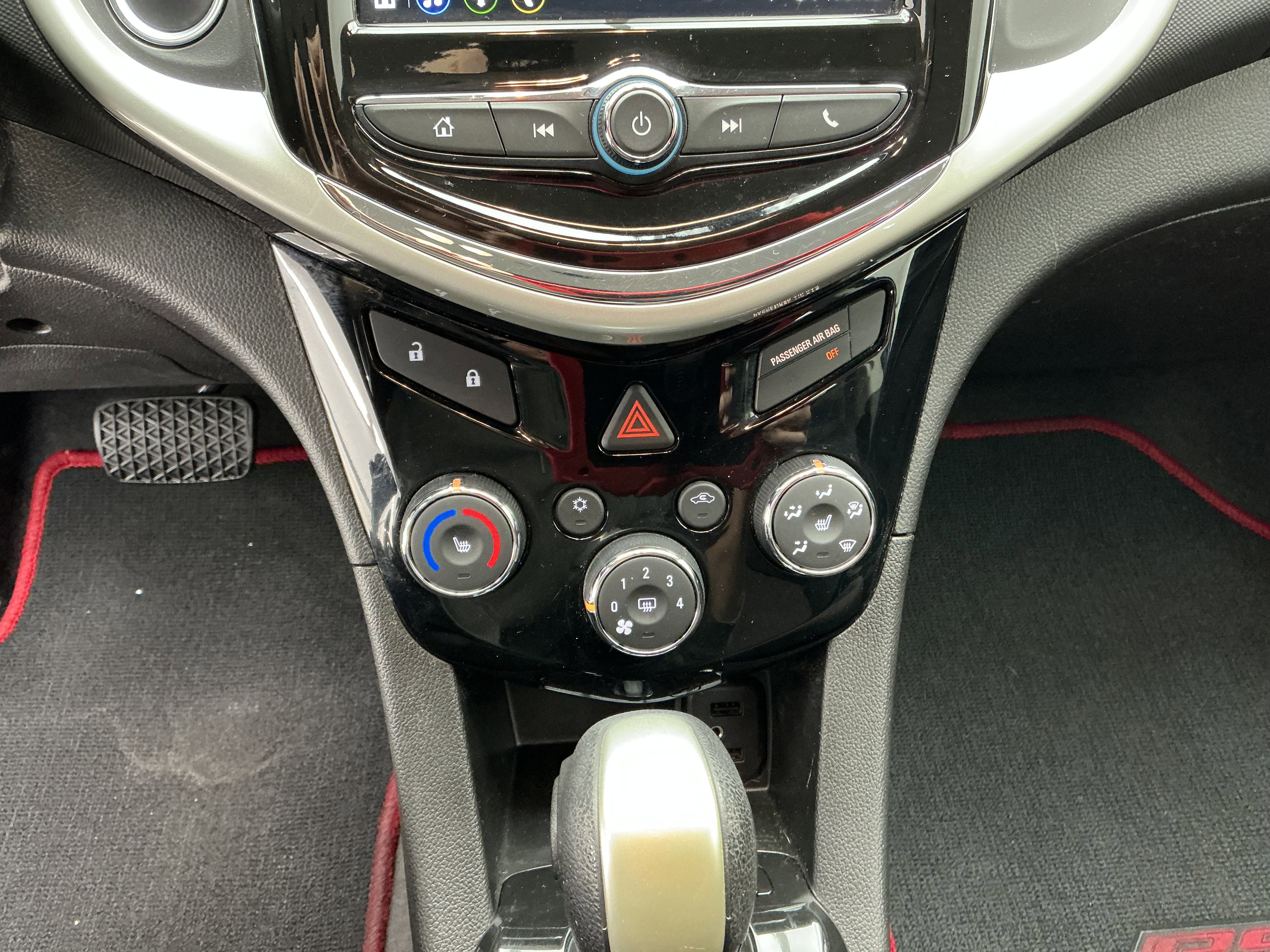 Used 2019 Chevrolet Sonic LT w/ Convenience Package image 11