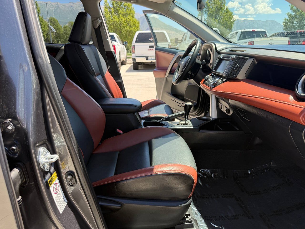 Used 2014 Toyota RAV4 Limited w/ Technology Package FWD image 24