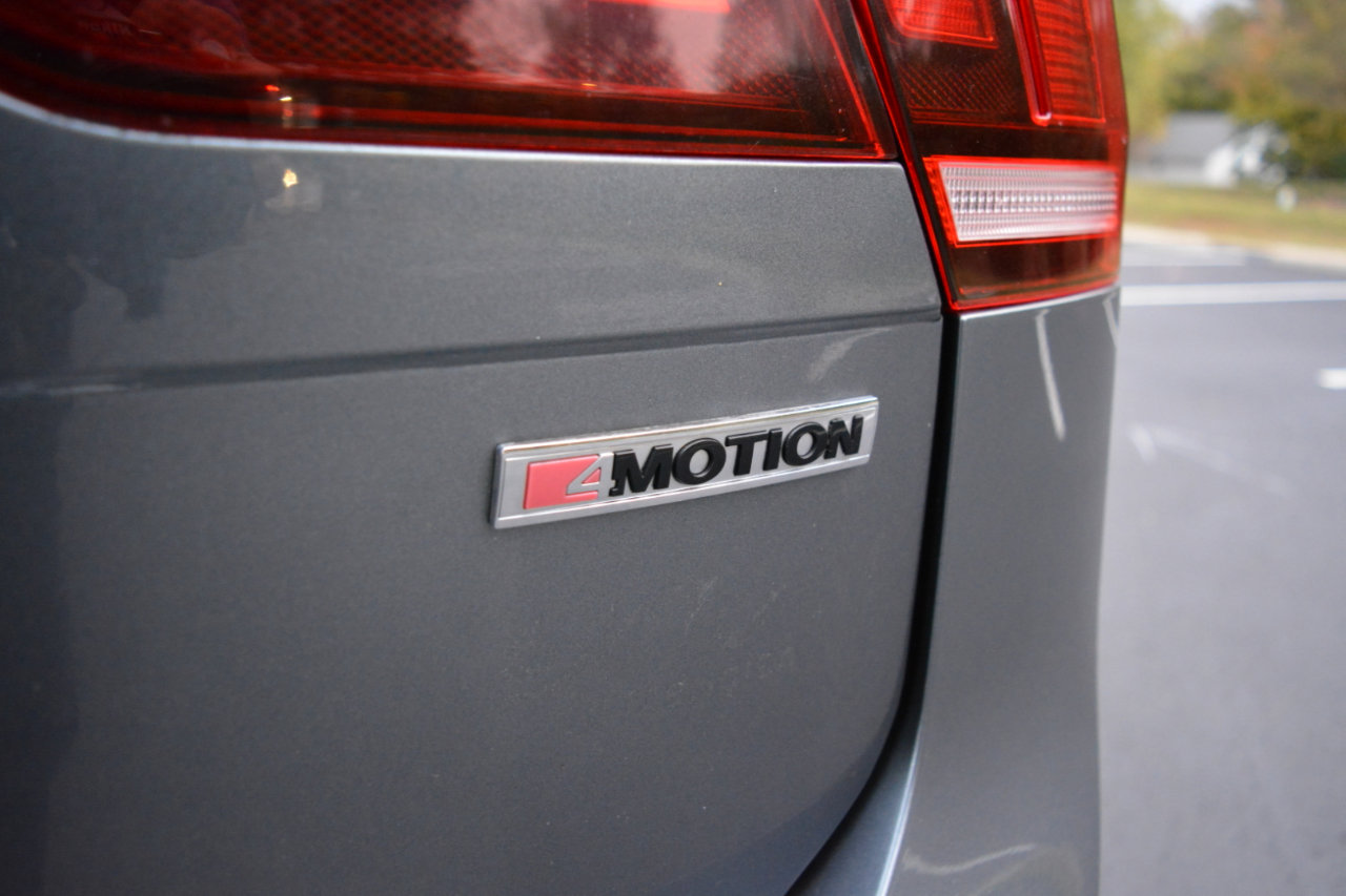 Used 2021 Volkswagen Tiguan SE image 16