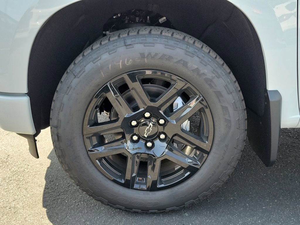 New 2026 Chevrolet Silverado 1500 Custom w/ Turbomax Blackout Package RWD image 25