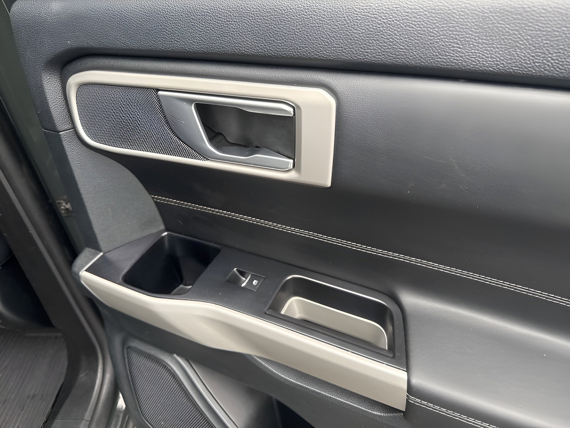 Certified 2023 Ford Explorer XLT w/ Equipment Group 202A image 12