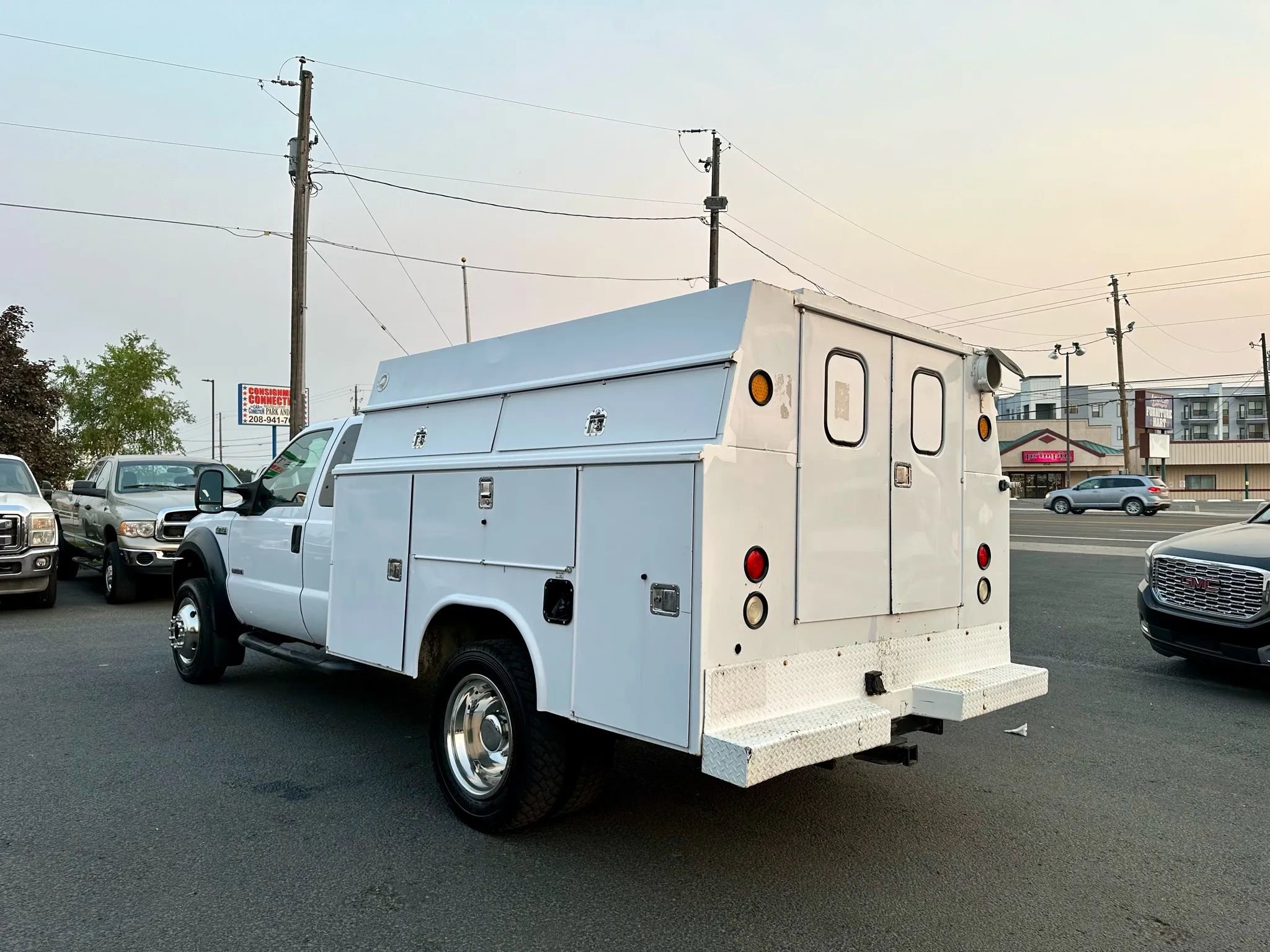 Used 2006 Ford F450 4x4 SuperCab Super Duty image 3