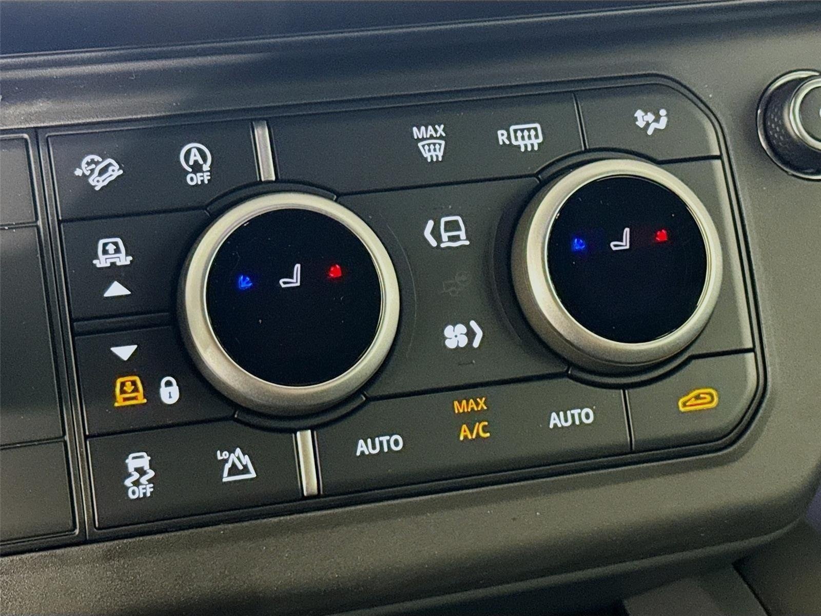 New 2026 Land Rover Defender 110 X-Dynamic SE AWD/4WD image 23