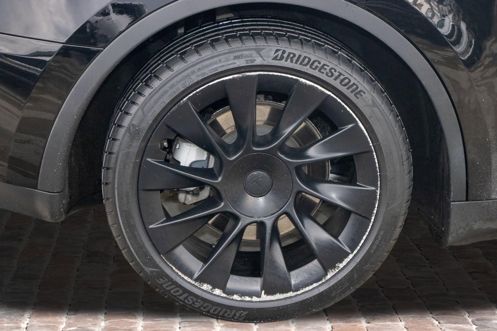 Used 2024 Tesla Model Y Long Range image 33