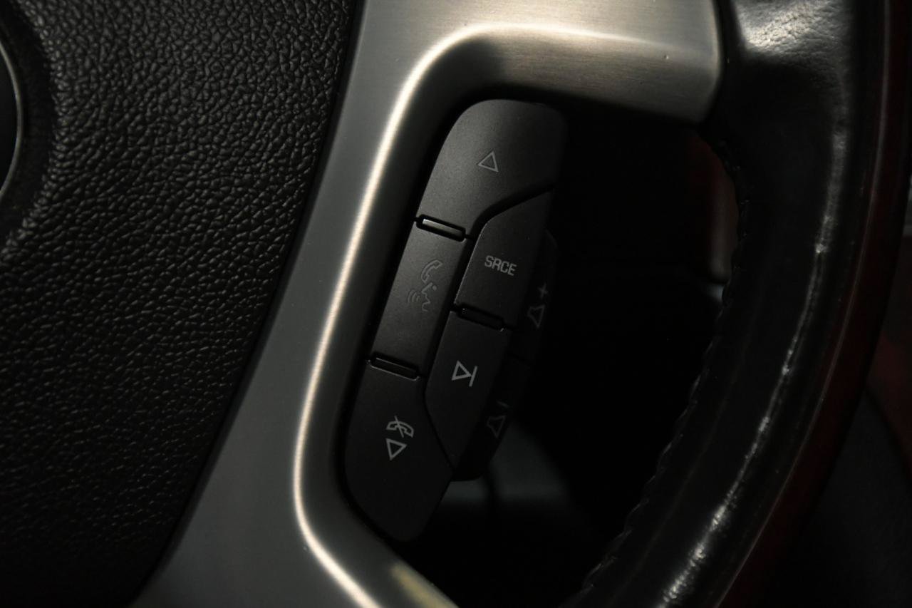 Used 2013 Cadillac Escalade EXT Luxury AWD/4WD image 25