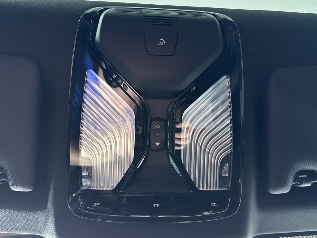 Used 2025 BMW M2 w/ Lighting Package RWD image 29