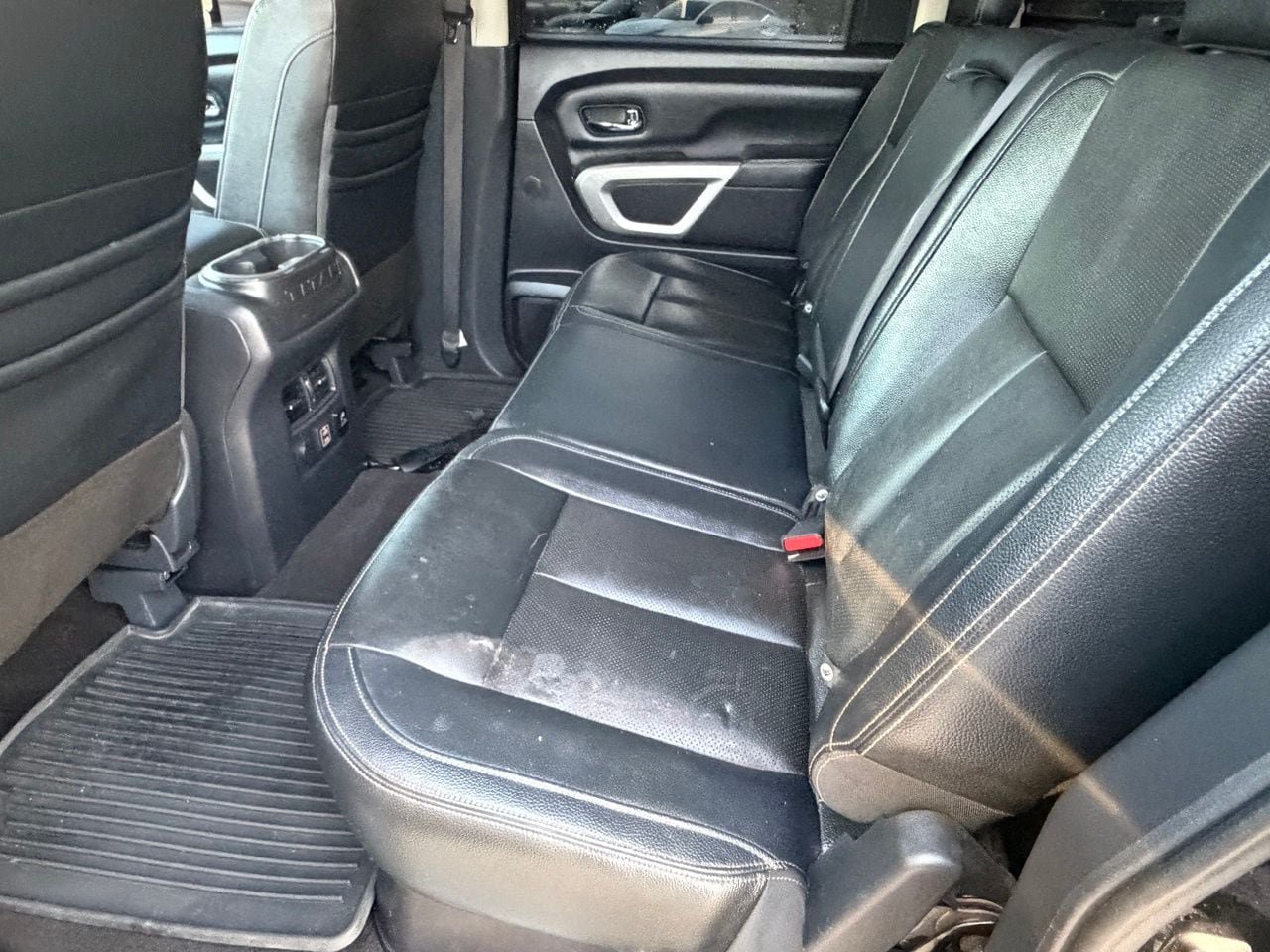 Used 2020 Nissan Titan SL w/ Moonroof Package RWD image 37