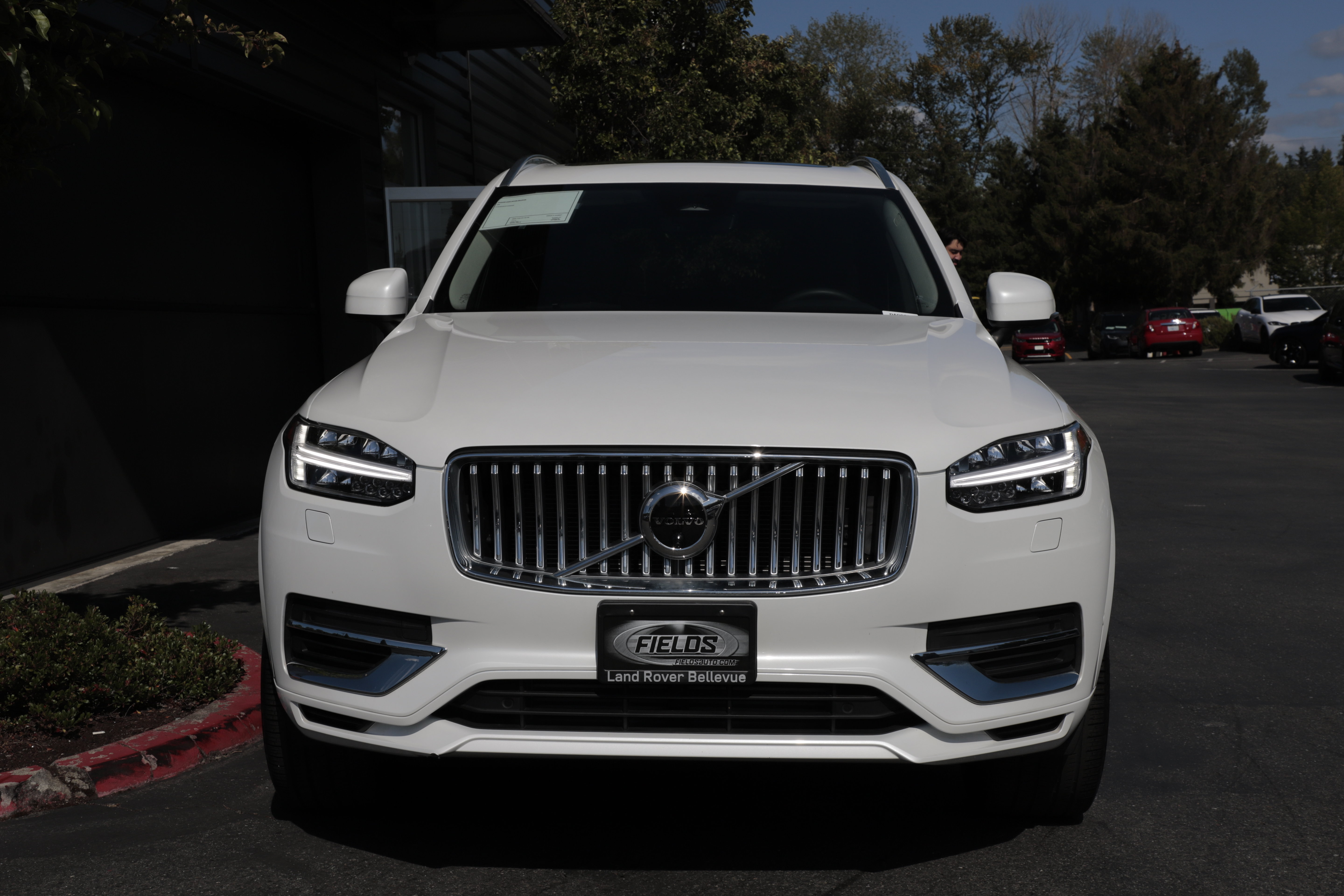 Used 2023 Volvo XC90 T8 Plus AWD/4WD image 6