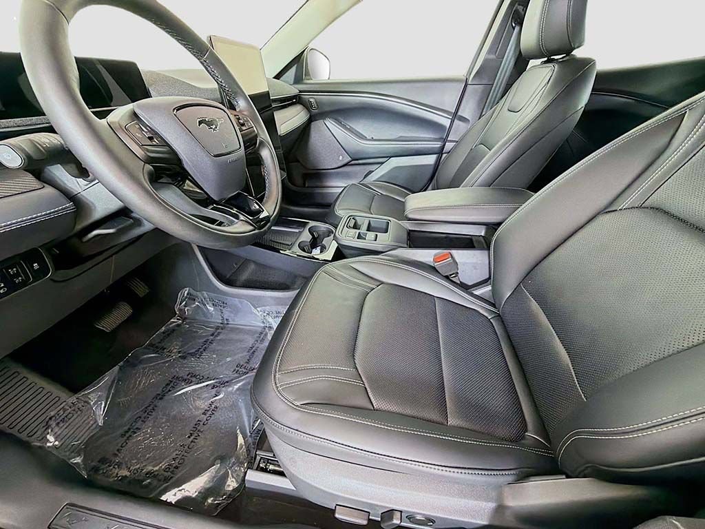 Used 2025 Ford Mustang Mach-E Premium AWD/4WD image 23