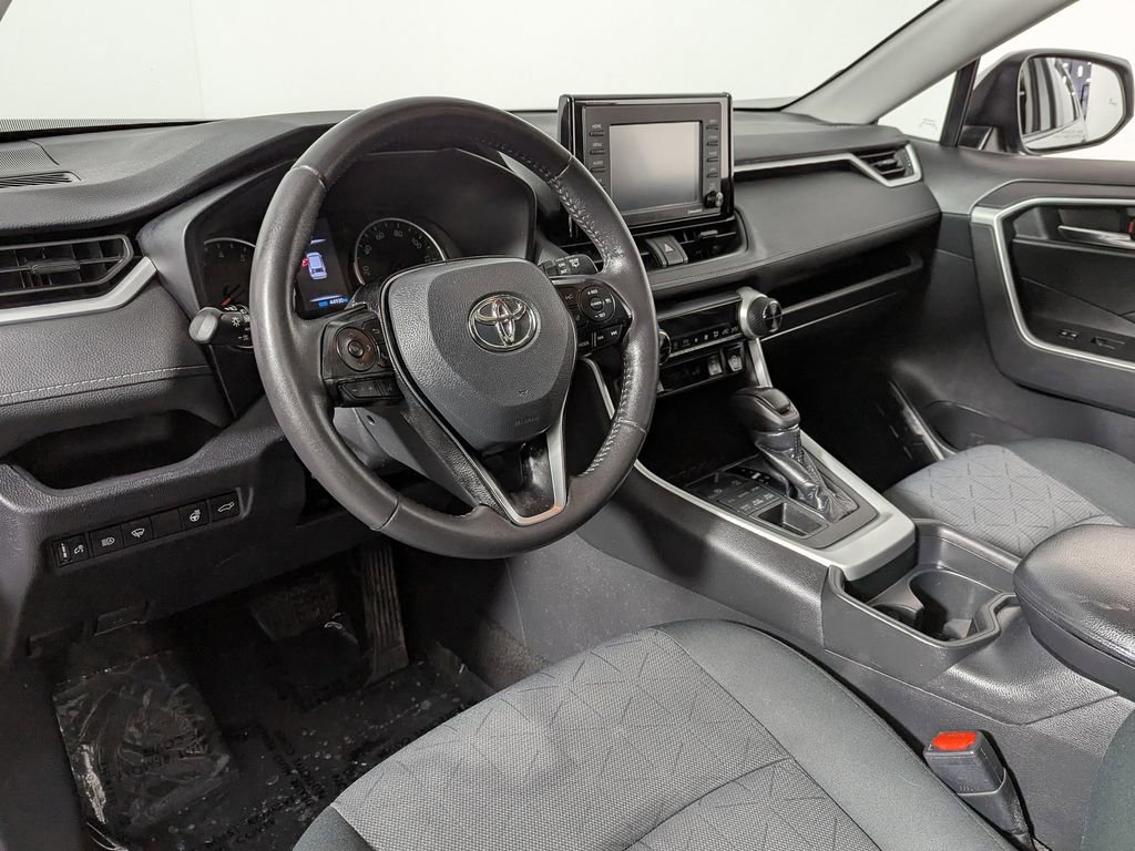 Used 2021 Toyota RAV4 XLE w/ Convenience Package image 16