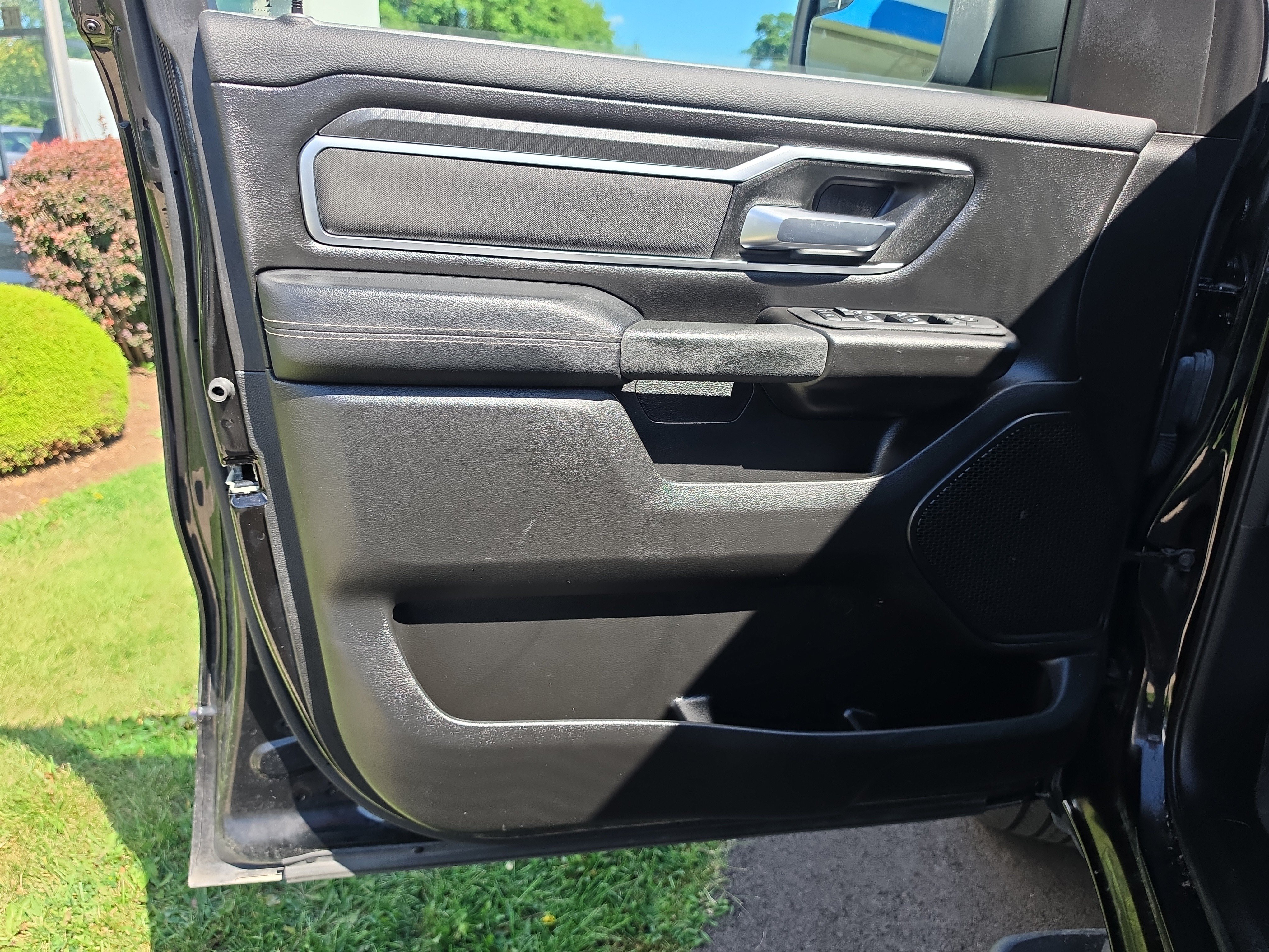 Used 2025 RAM 1500 Big Horn AWD/4WD image 16