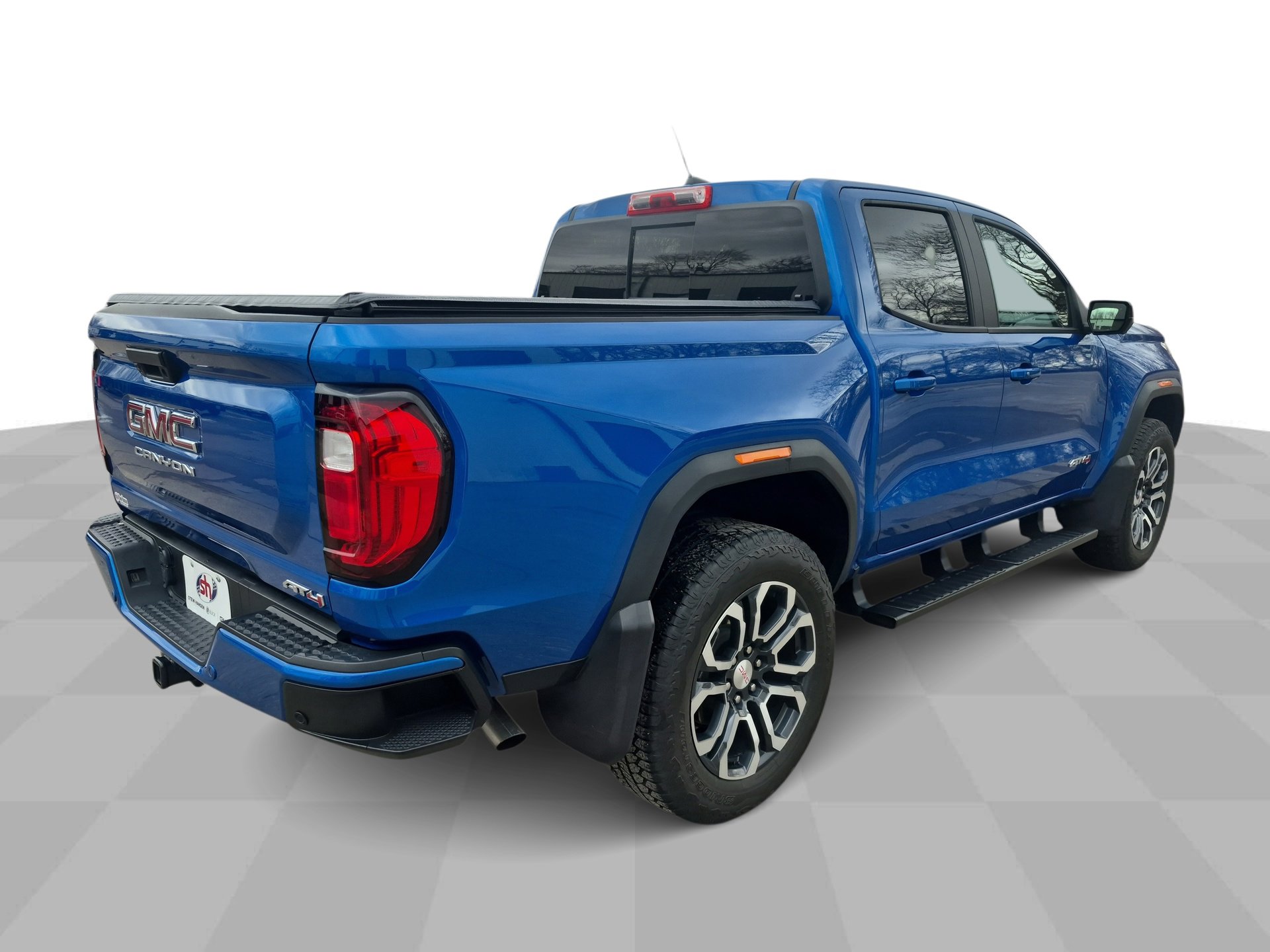 Used 2023 GMC Canyon AT4 w/ AT4 Premium Package image 9