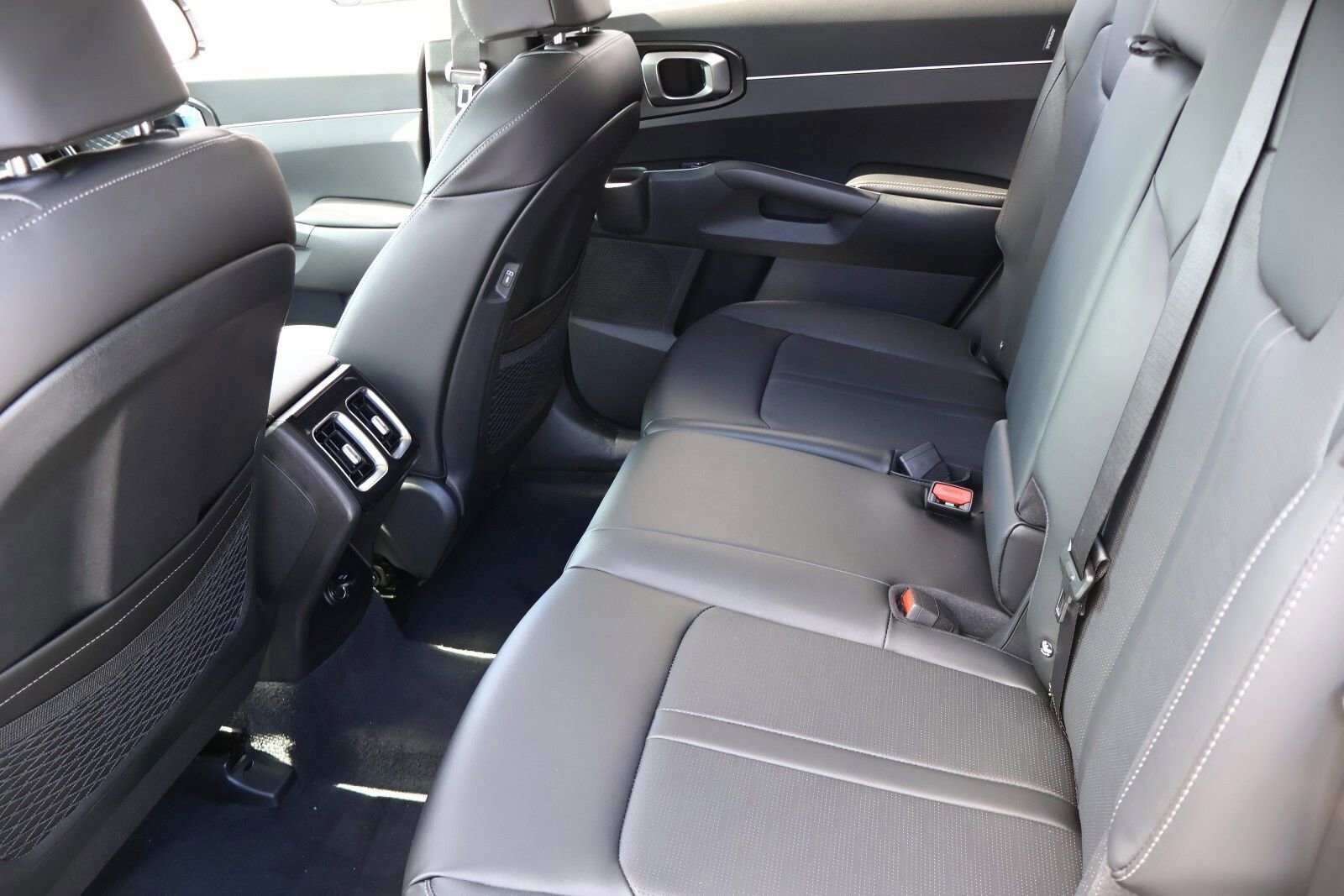 Used 2025 Kia Sorento S w/ Panoramic Sunroof Package image 19