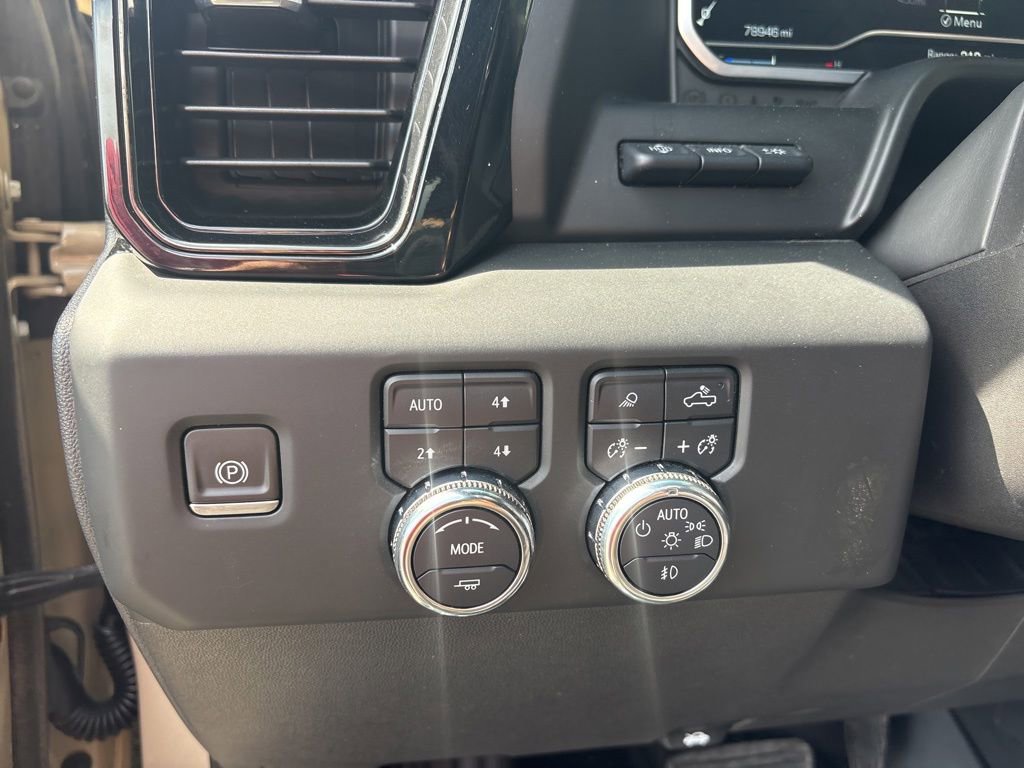 Used 2022 GMC Sierra 1500 AT4 w/ AT4 Premium Package AWD/4WD image 16