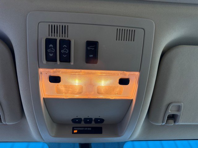 Used 2012 Chevrolet Suburban LTZ AWD/4WD image 23