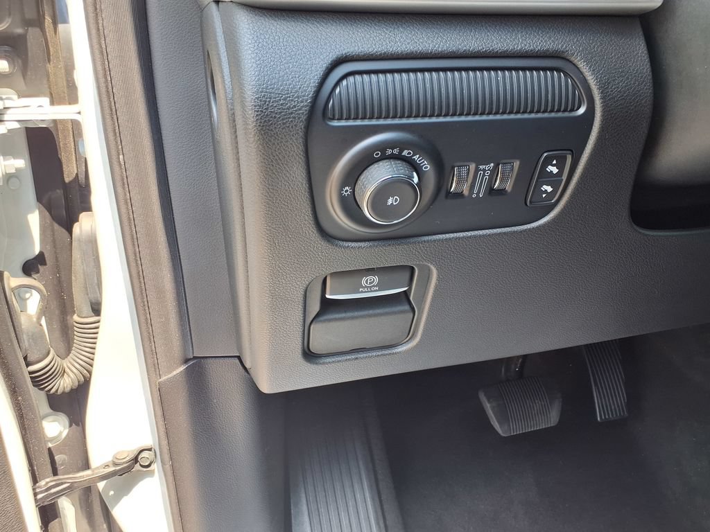 Used 2024 Jeep Wagoneer Series II w/ Flexible Seating Group RWD image 22