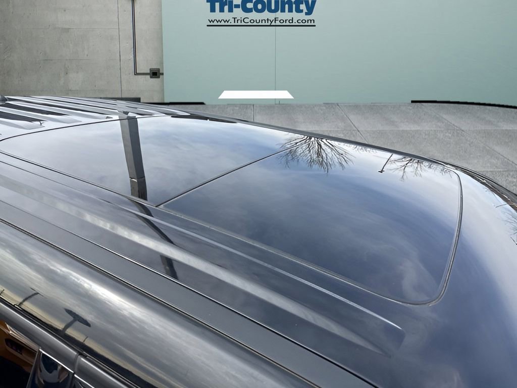 Used 2022 Ford Explorer ST w/ Equipment Group 401A image 9