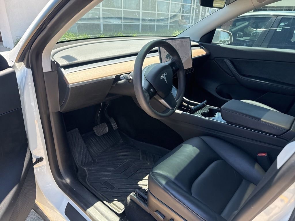 Used 2021 Tesla Model Y Long Range AWD/4WD image 8