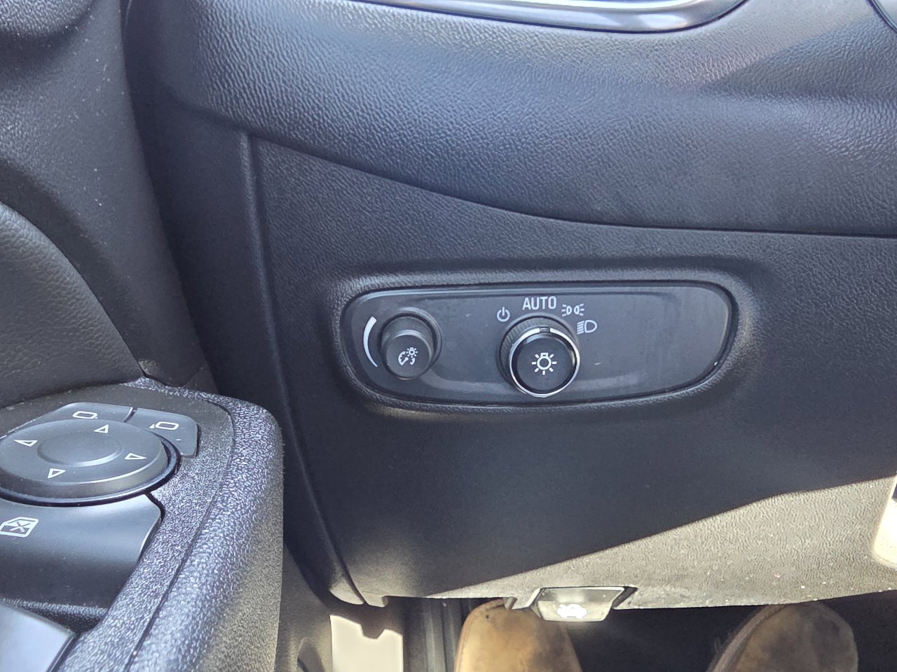 Used 2022 Chevrolet Equinox LT image 25