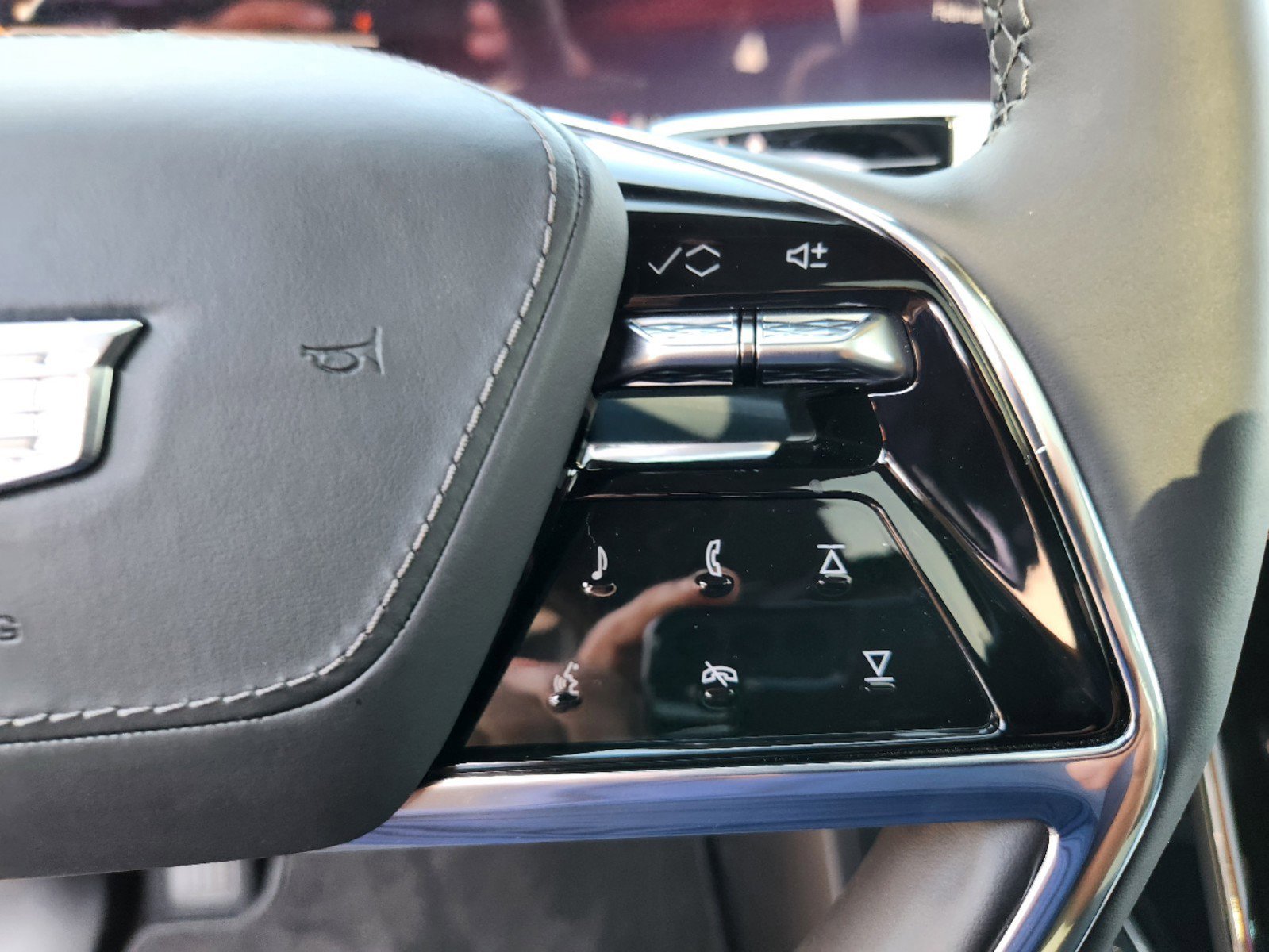 New 2025 Cadillac Escalade IQ Sport 2 AWD/4WD image 32