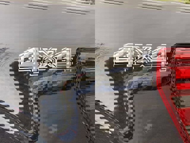 Used 2025 Ford F150 Lariat w/ Equipment Group 501A Mid image 12