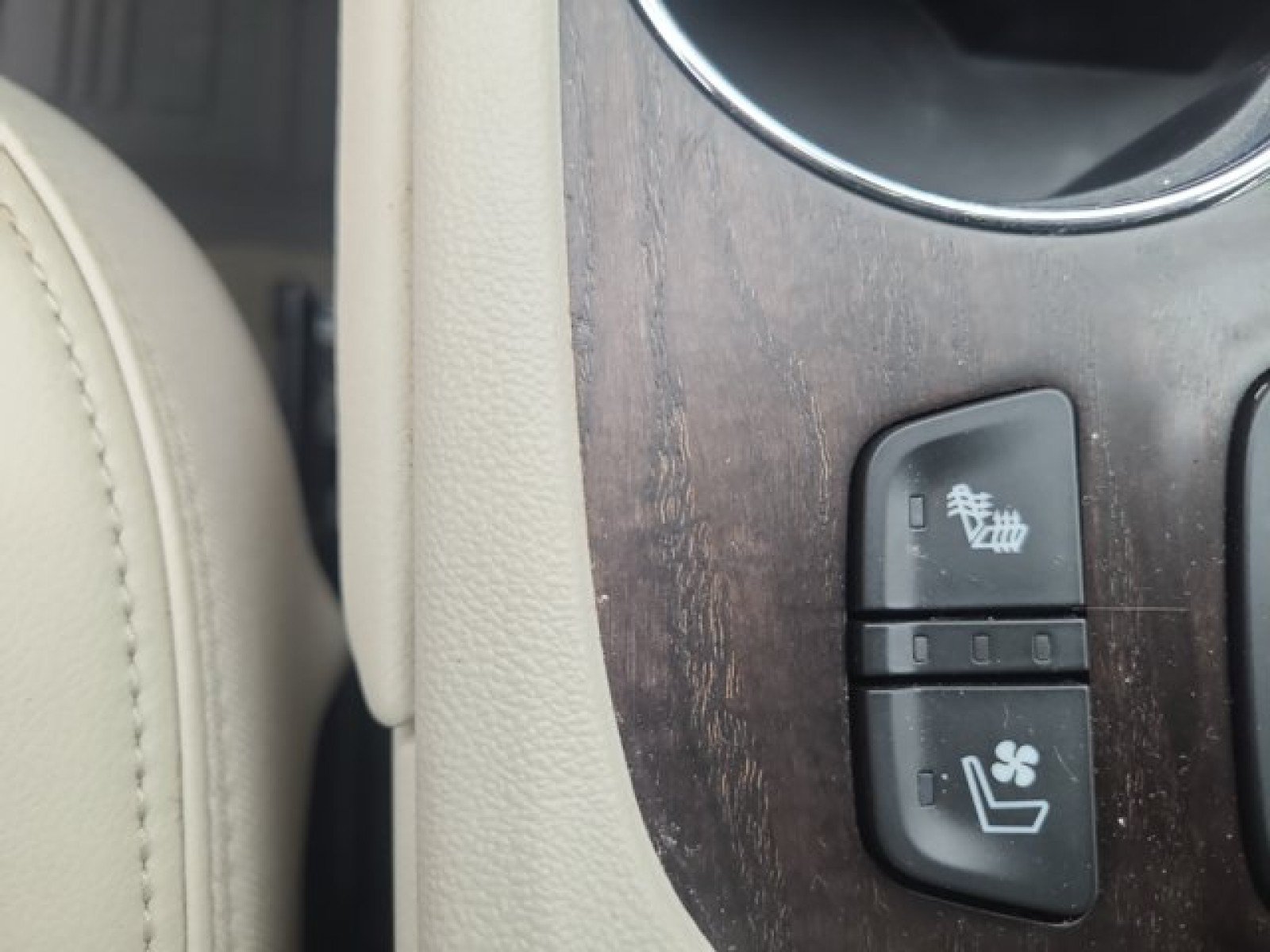 Used 2023 GMC Acadia Denali w/ Trailering Package AWD/4WD image 37