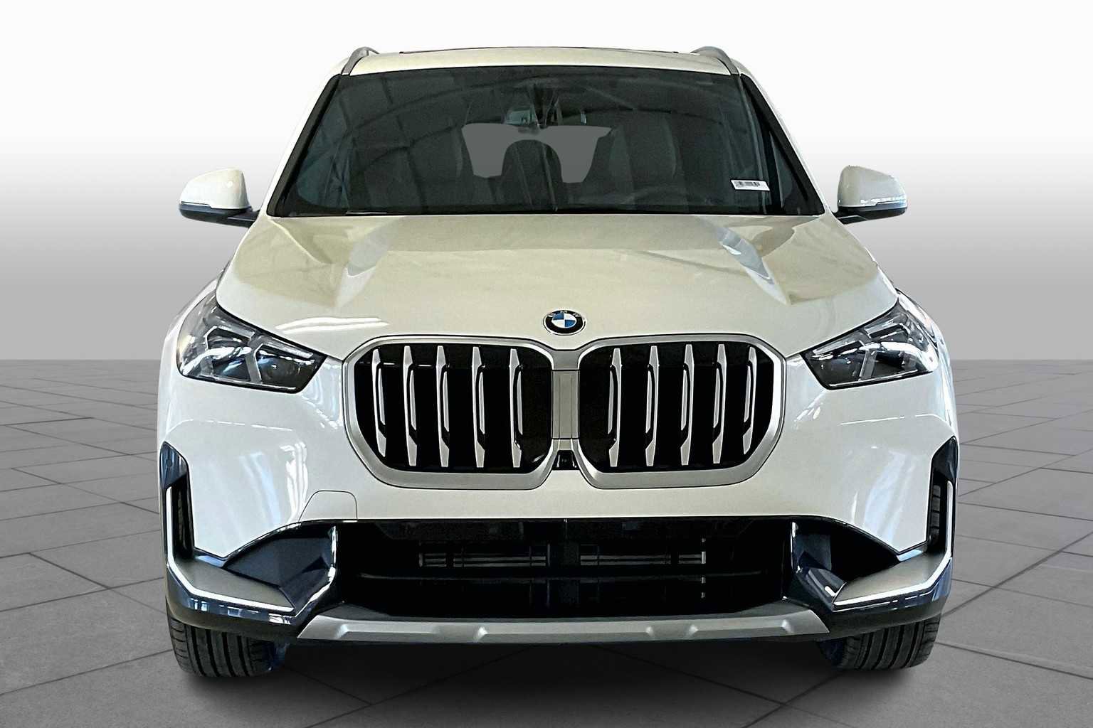 Used 2025 BMW X1 xDrive28i w/ Technology Package image 3