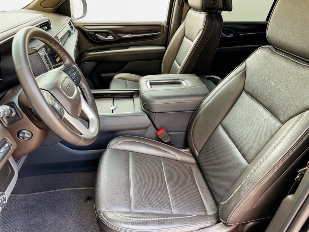 Used 2023 GMC Yukon XL Denali RWD image 5