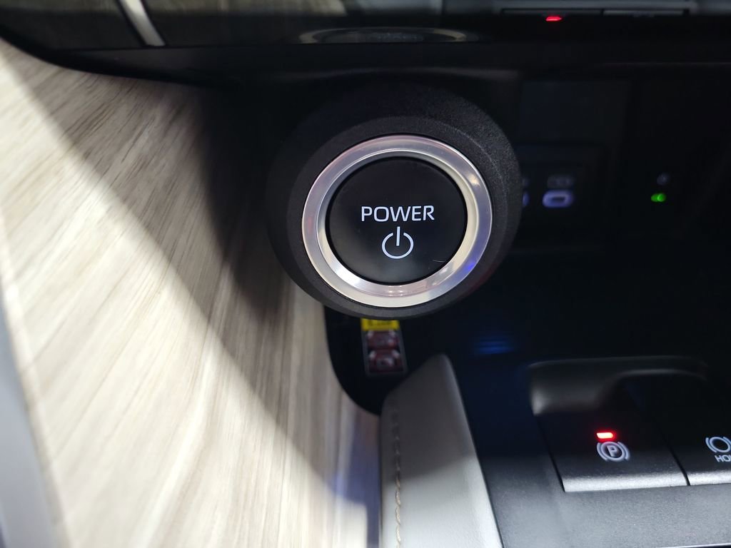 Used 2023 Toyota Venza XLE AWD/4WD image 42