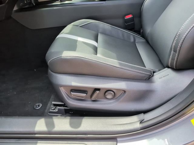 Used 2026 Toyota Camry SE FWD image 15
