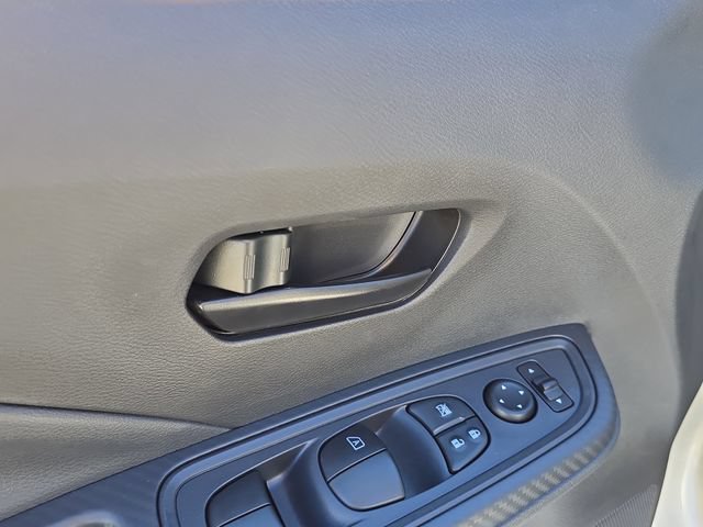 New 2025 Nissan Versa S w/ Trunk Package FWD image 16