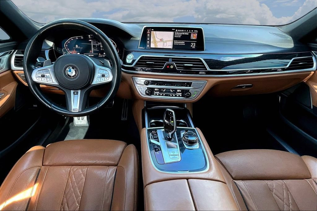 Used 2020 BMW 740i w/ M Sport Package RWD image 7