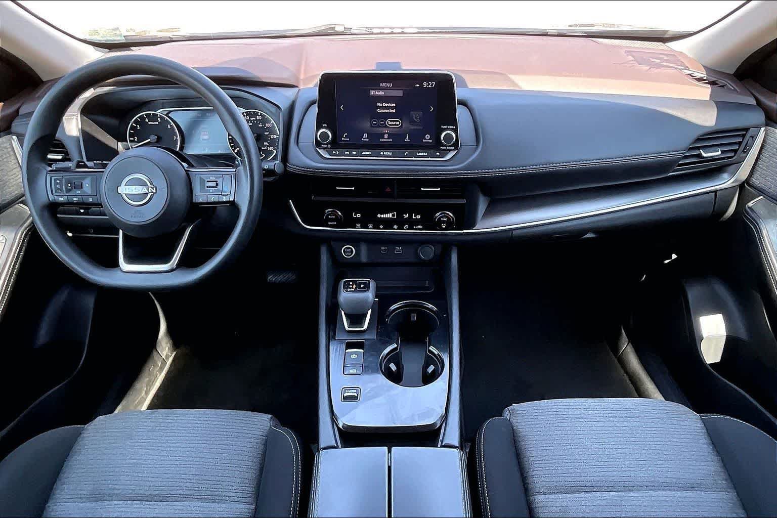Used 2023 Nissan Rogue SV FWD image 9