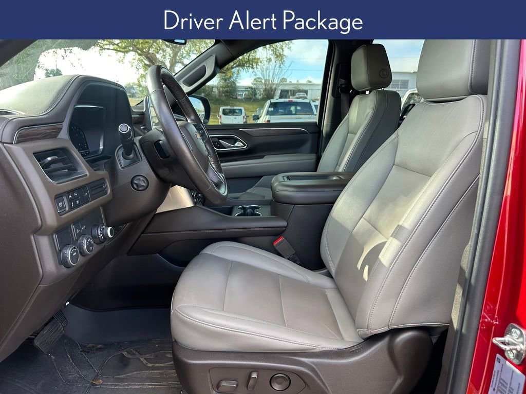 Used 2022 Chevrolet Suburban LT w/ Luxury Package image 7