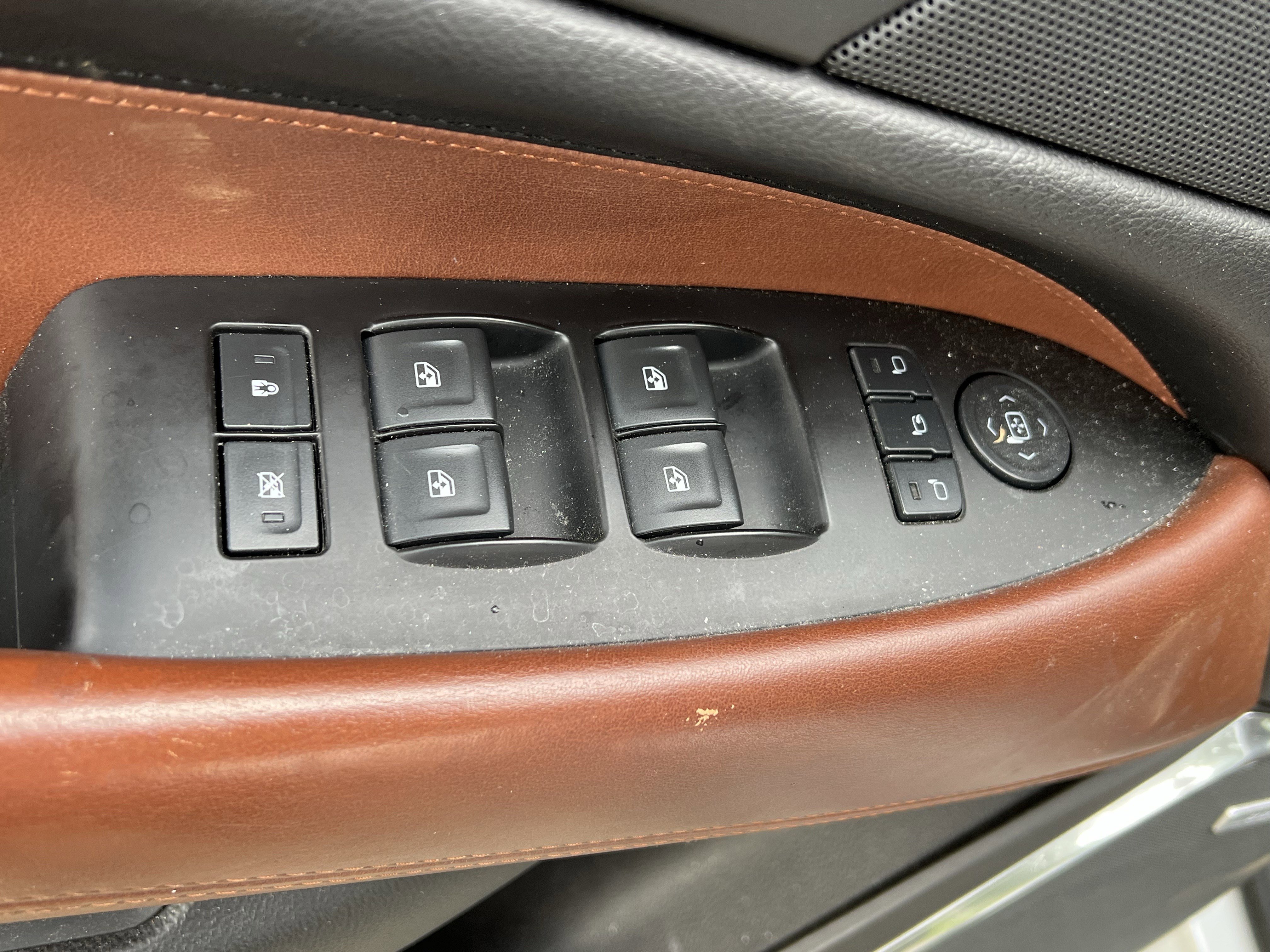 Used 2016 Cadillac Escalade ESV Luxury AWD/4WD image 15