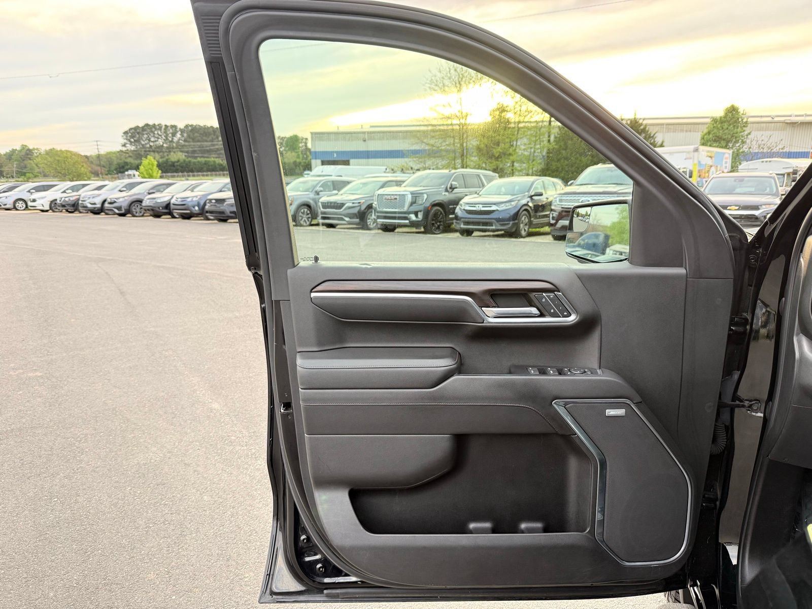 Used 2022 GMC Sierra 1500 SLT w/ SLT Convenience Package AWD/4WD image 21