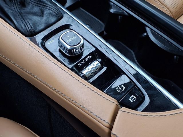 Used 2016 Volvo XC90 T6 Inscription w/ Vision Package image 18