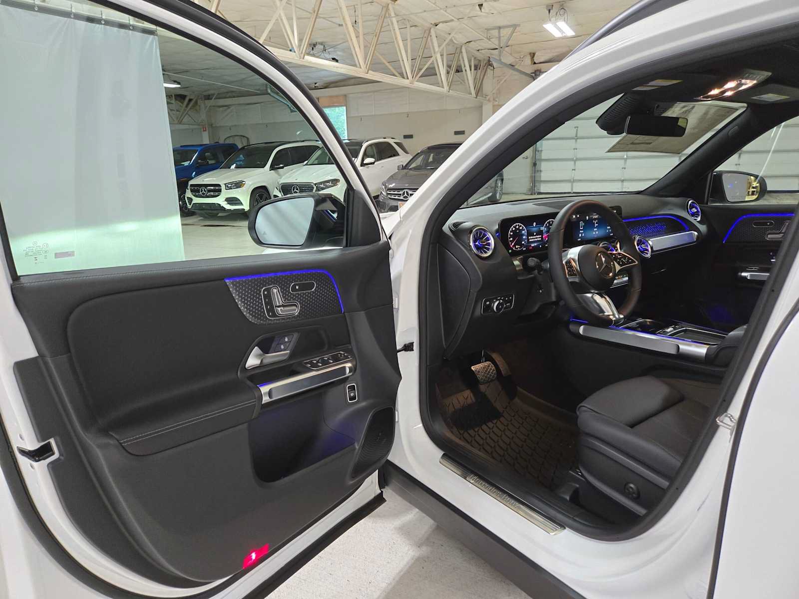 New 2026 Mercedes-Benz GLB 250 4MATIC image 19