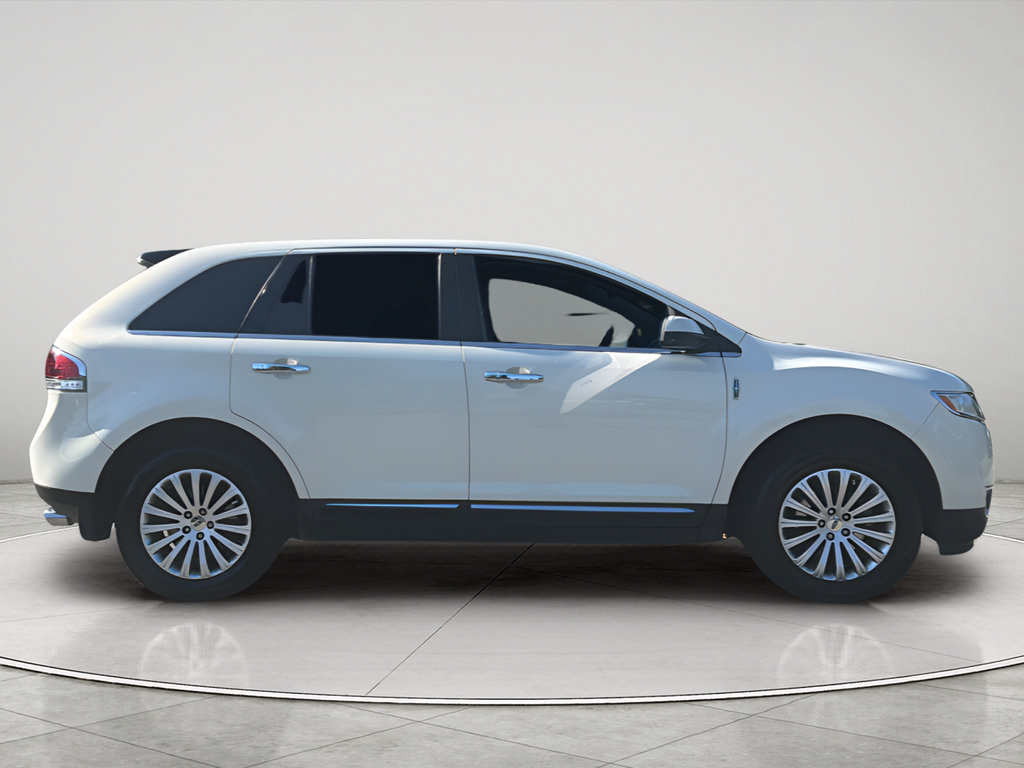 Used 2013 Lincoln MKX AWD image 8